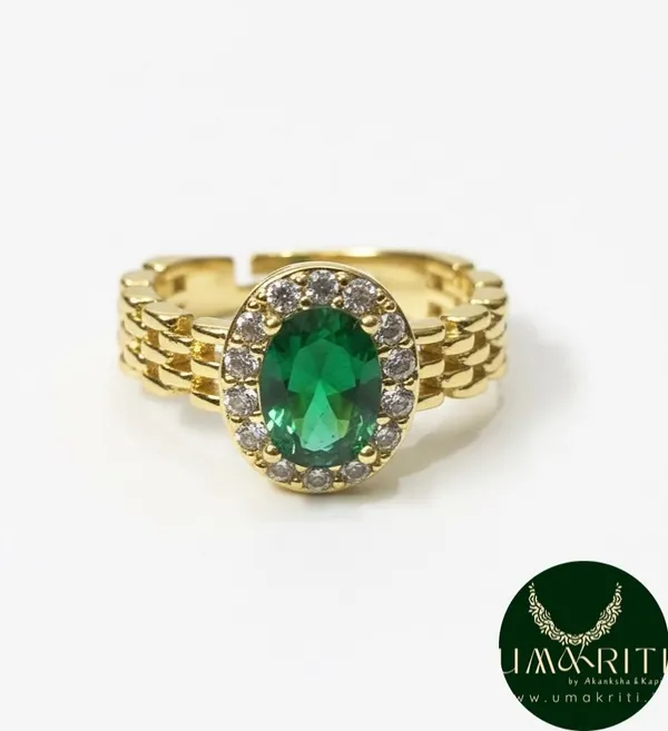 Gold_Emerald_Regal_Chain_Ring_For_Women
